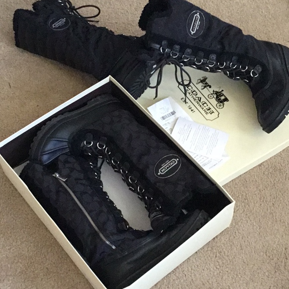 Sz’s 7.5 OR 8.5 LIBBY BLACK Signature Logo Eyelet Zip Tall Calf BOOTS EUC A7175